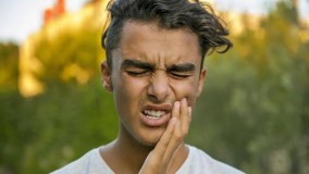 Berikut Beberapa Kebiasaan yang dapat Menimbulkan Masalah pada Gigi dan Mulut