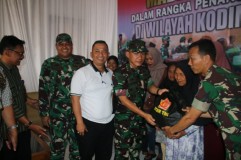 Peduli Dampak Gempa Garut, Ster TNI Distribusikan 1.786 Paket Sembako