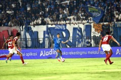 Prediksi Susunan Pemain Final Leg-2 Madura United Vs Persib Bandung : Maung Bandung 100 Persen Skuad Terbaiknya, Madura Belum Putus Asa !