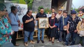 Arnaz Buka Pameran Lukisan Padang Jingglang, Berharap Seniman Terus Berkarya