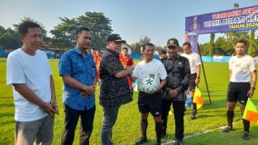 16 Tim Sepak Bola Bersaing Perebutkan Piala Wakil Bupati Kendal 2024