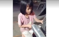Viral Video Gadis Cilik Tambal Ban di Malam Hari, Tuai Simpati dan Pujian dari Warganet