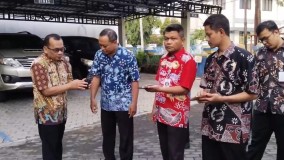 Cegah Judi Online, Kepala DKP Kabupaten Kendal Periksa Ponsel Pegawainya