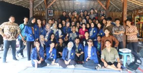 Mahasiswa Ilkom USM Gelar Seminar Masalah Gender di Kampung Jawi 