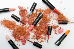 Jangan Dibuang! Tips Memanfaatkan Makeup yang Sudah Expired