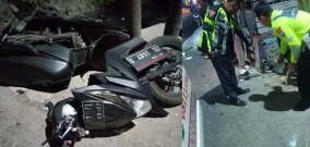  Boncengan Tiga Naik Beat Dua Remaja Jombang Tewas Ditabrak Bus Aneka Jaya Jurusan Surabaya-Pacitan