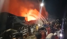 Kebakaran di Pasar Lima Banjarmasin Luluh Lantakan 20 Toko 