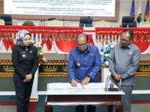 Pj. Gubernur  Samsudin Menandatangani Nota Kesepakatan Perubahan Kebijakan  dan PPAS  APBD Provinsi Lampung