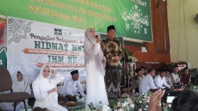 Kompak Hadiri Pengajian Muslimat, Mbak Tika dan Mas Benny Banyak Dukungan