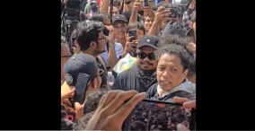 Demo Darurat Indonesia, Rigen, Bintang Emon, Arie Kriting Hingga Cing Abdel Terlihat Sudah Siap Beraksi di Gedung DPR RI