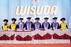 STES Tunas Palapa Menyelenggarakan Wisuda Perdana , Cetak 47 Sarjana