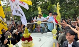 Pilgub Jateng, Gibran Ikut dalam Konvoi Kawal Ahmad Luthfi-Taj Yasin Mendaftar ke KPU