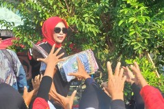 Strategi Mimik Idayana Menaikkan Level UMKM Mamin di Sidoarjo