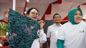 Kunjungi Pameran BISAFEST di Taman Rejosari Semarang, Mbak Agustin Bikin Laris Dagangan Pelaku Ekraf