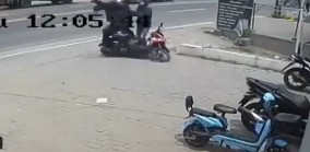 Video Detik-detik Pemilik Motor Ditembak Begal saat Mempertahankan Motornya Hendak Diambil