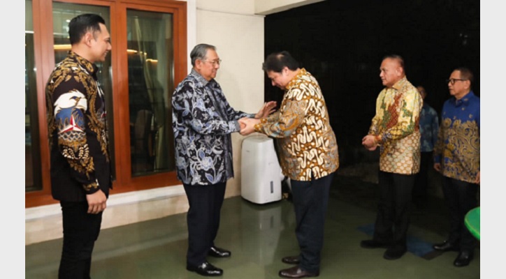 SBY saat menerima kedatangan Ketum Partai Golkar Airlangga Hartaro dan jajaran DPP Golkar di kediama