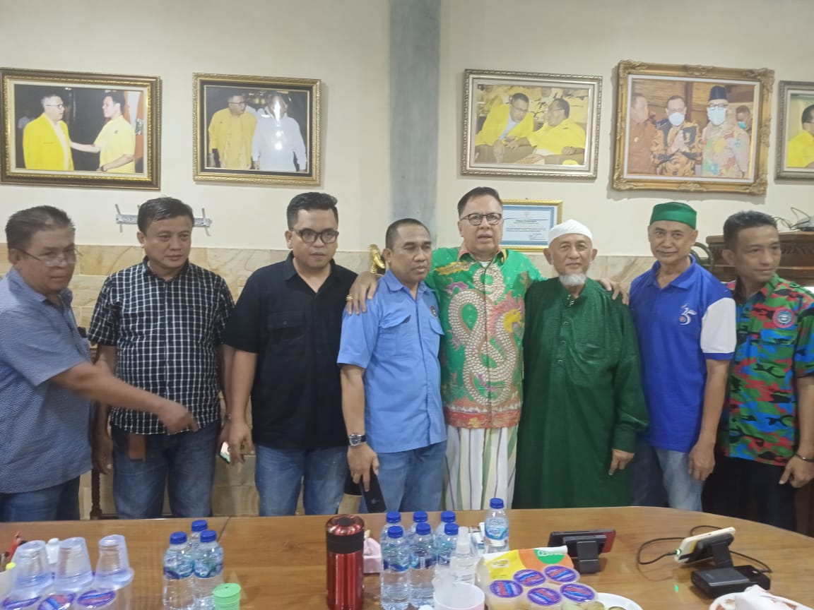 Alzier dan para pengurus KSPI Lampung 