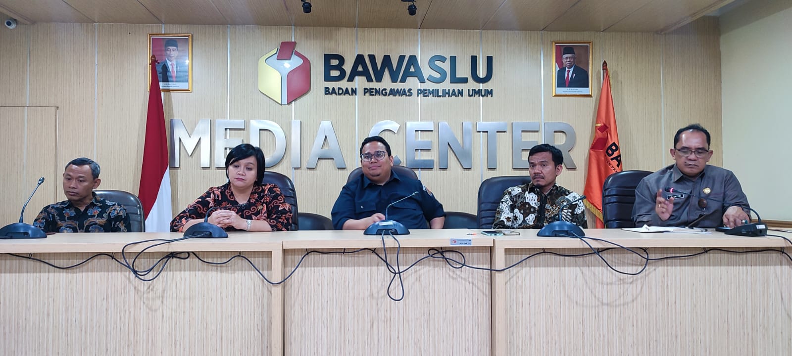 Komnas HAM Jumpa Pers Bersama Ketua Bawaslu RI, Rahmat Bagja di Media Center Bawaslu, Jakarta Pusat,