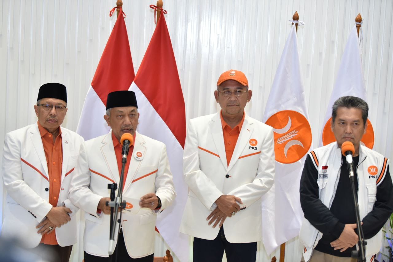 Presiden PKS Ahmaf Syaikhu ketika menyampaikan sikapnya atas bergabungnya PKB (Foto Rls)
