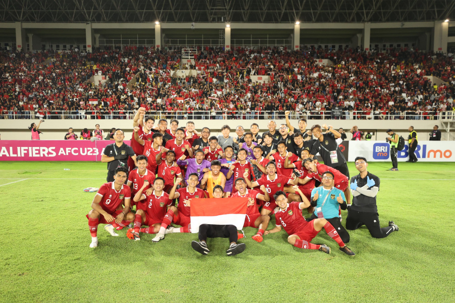 Garuda Muda Merayakan Kemenangan Atas Turkmenistan 2-0 di Stadion Manahan, Selasa