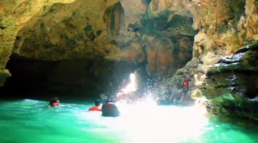 Wisata Goa Tanding
