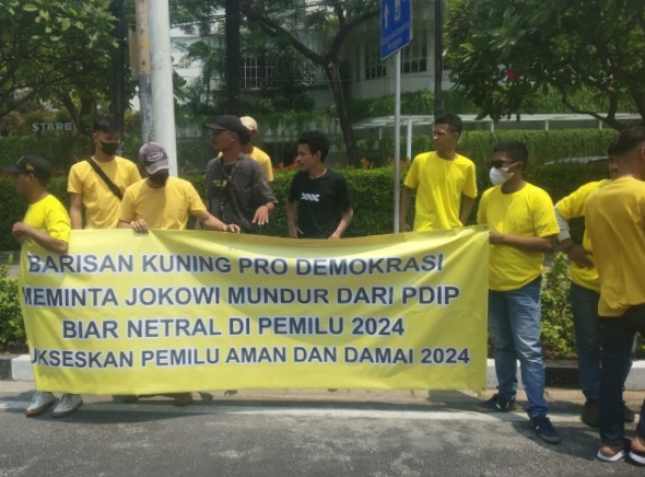 Jaga Netralitas, Barisan Kuning Desak Jokowi Mundur dari PDIP