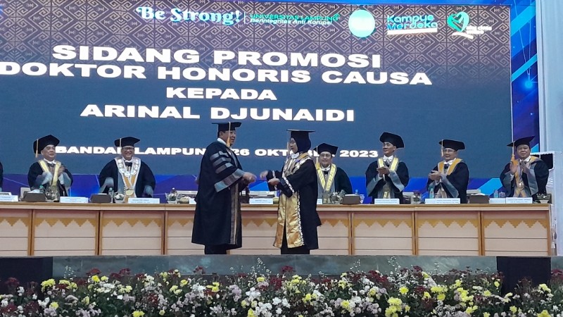 Gubernur Arinal Resmi Sandang Gelar Kehormatan Doktor Honoris Causa Perdana di Unila