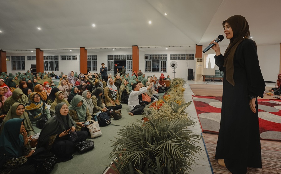 Datang ke Sumedang, Atikoh Puji Kiprah Anggota Muslimat NU dalam Edukasi Akhlak