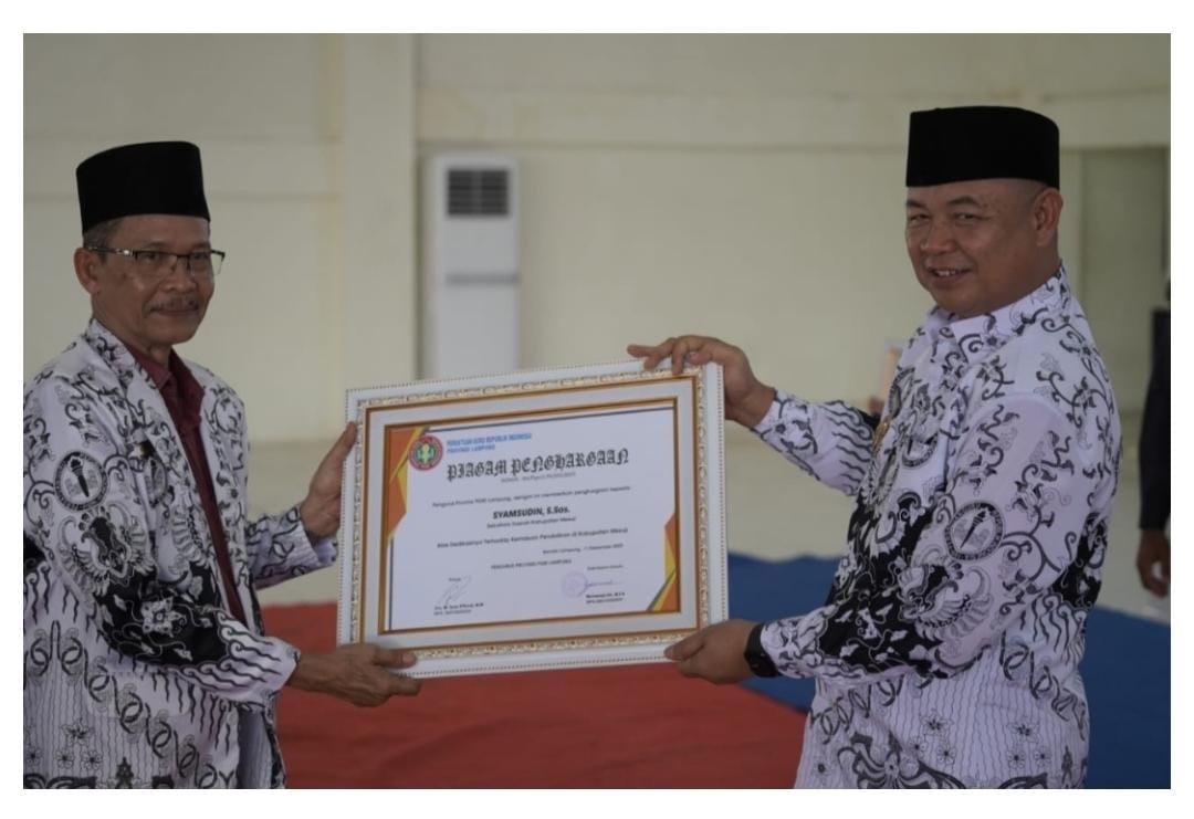 HUT ke-78 PGRI dan HGN, Pemkab Mesuji Raih Penghargaan dari Pemprov Lampung