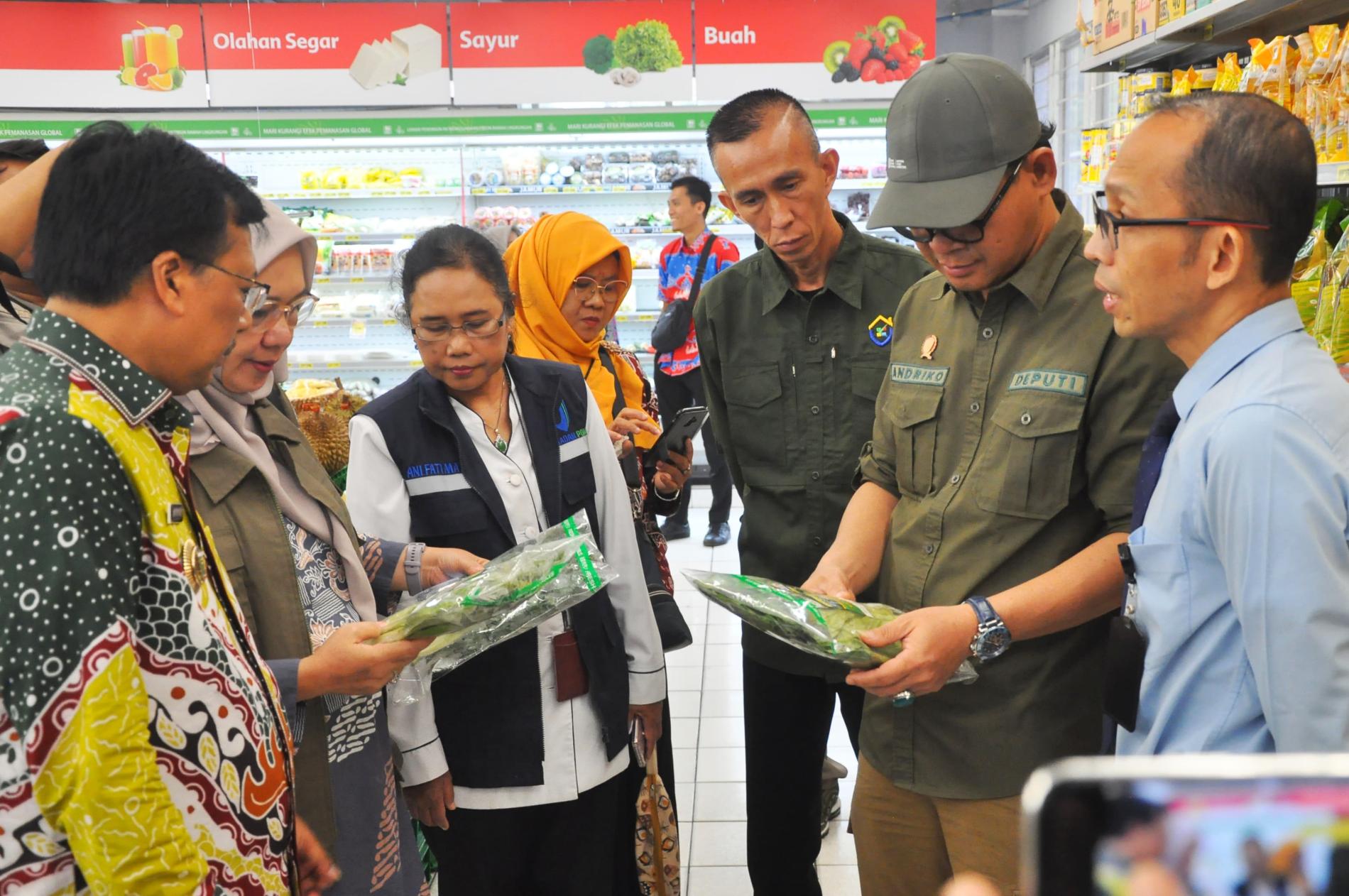 Tim Koordinasi Jejaring Keamanan Pangan Provinsi Lampung Lakukan Sidak Pasar