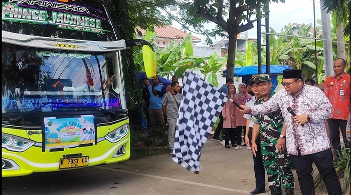 Gus Hanies Lepas 146 Perantau dari Rembang lewat Program Balik Kerja Bareng Kemenag