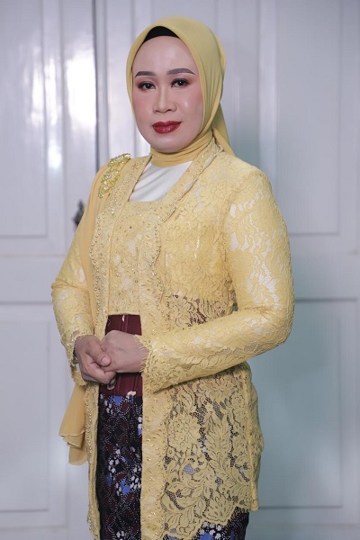 chomzah kebaya