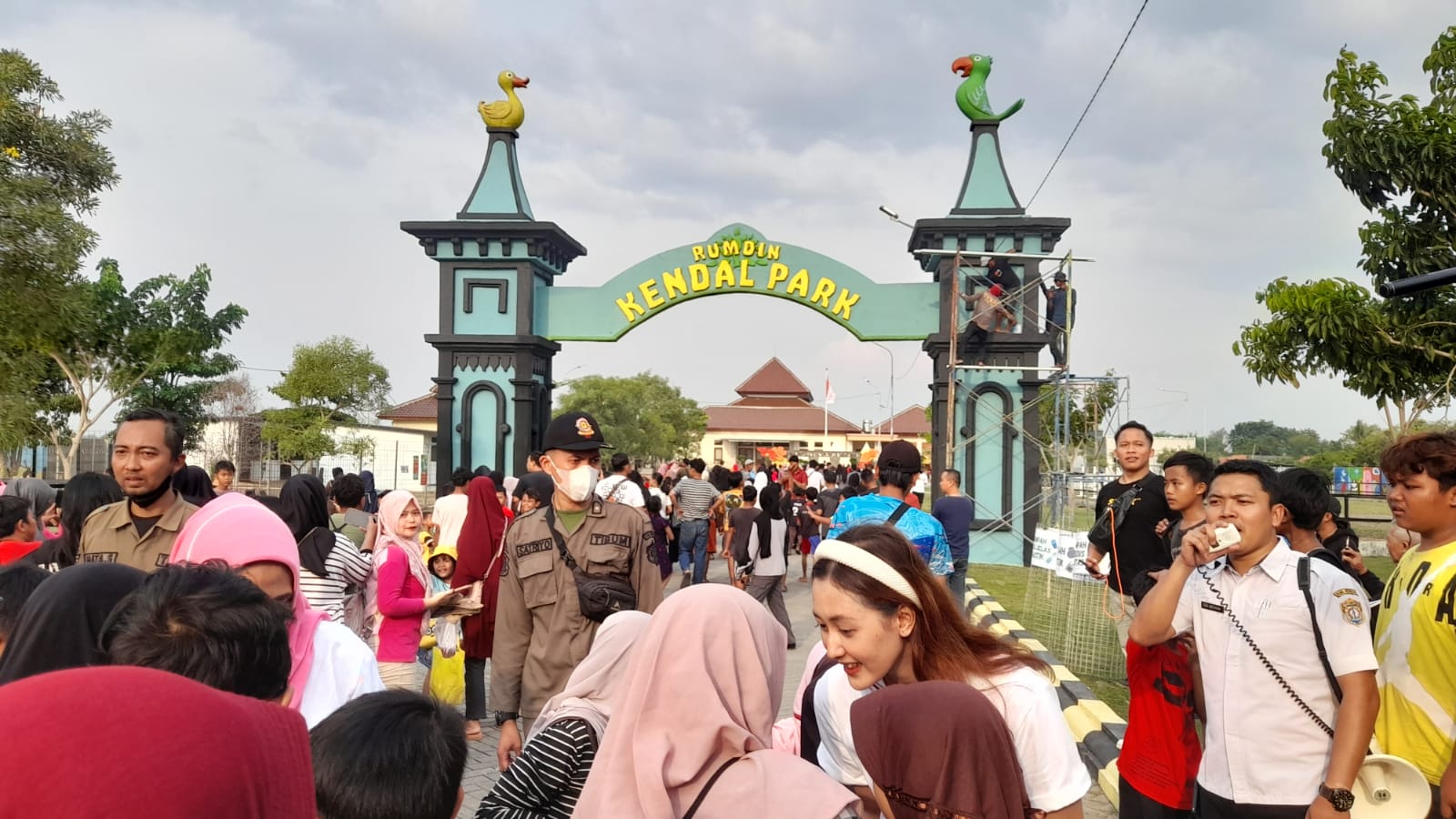 Wisata Gratis Rumdin Kendal Park Dibuka, Berikut Aneka Wahana Didalamnya