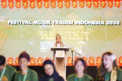 Pj. Gubernur Samsudin bersama Sekretaris Dirjen Kemendikbud dan Teknologi Resmi Membuka Festival Musik Tradisi Indonesia “Recaka Musik Lampung