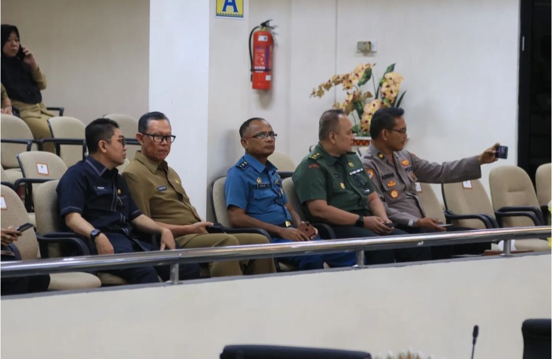 Pj. Gubernur Lampung Menghadiri Rapat Paripurna Pandangan Umum dari Fraksi-Fraksi DPRD Provinsi Lampung.