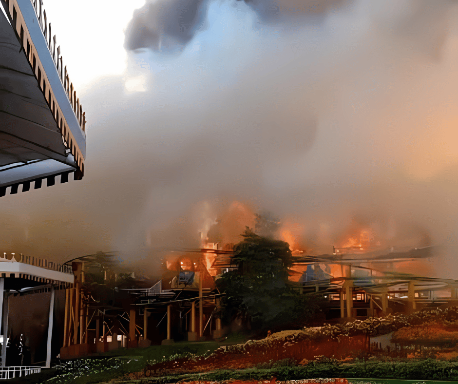 Resto di Taman Bunga Celosia Bandungan, Terbakar