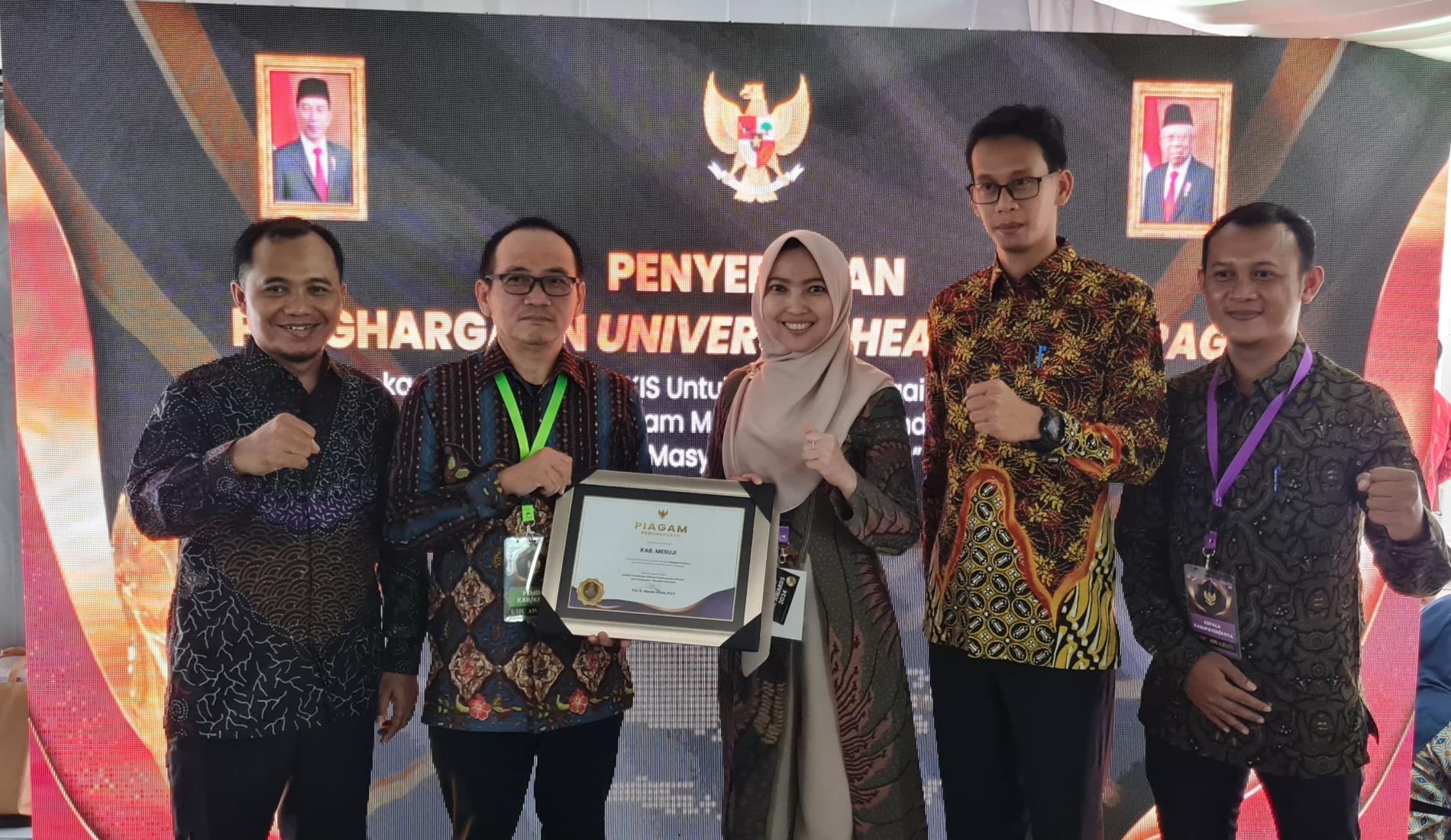 Pemkab Mesuji Raih Penghargaan UHC Awards 2024