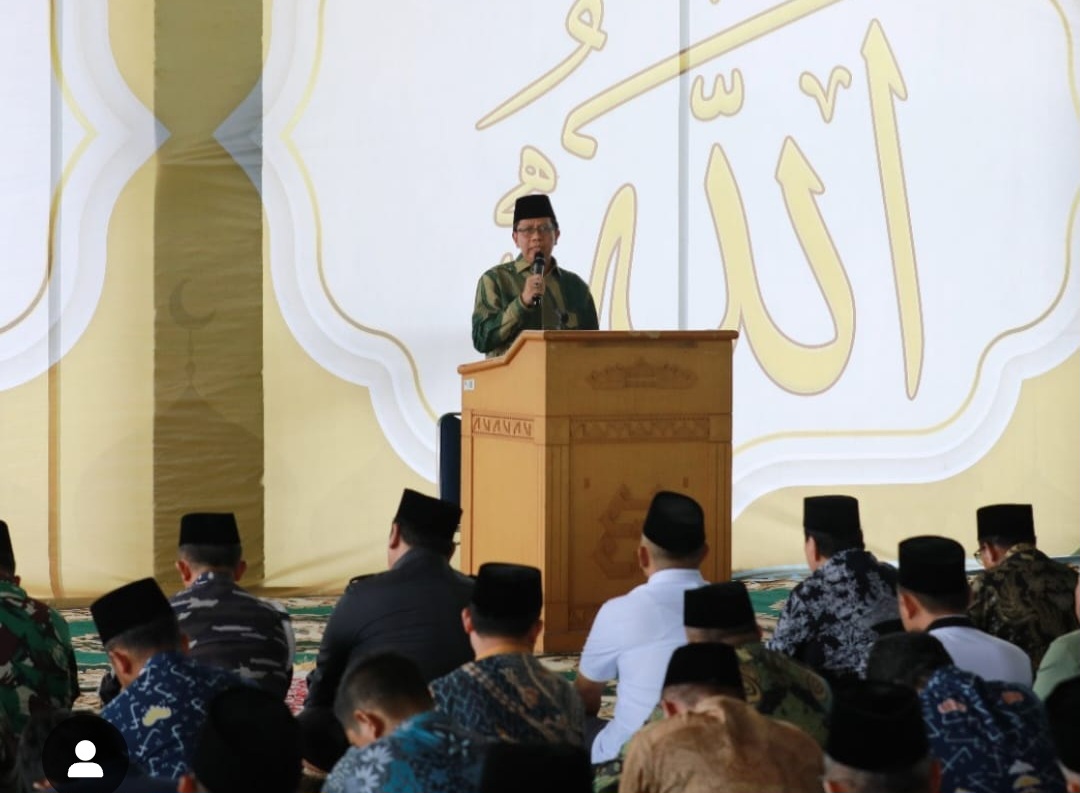 Pj. Gubernur Lampung Samsudin Beserta Jajaran Laksanakan Salat Jumat Bersama di Masjid Al Hijrah