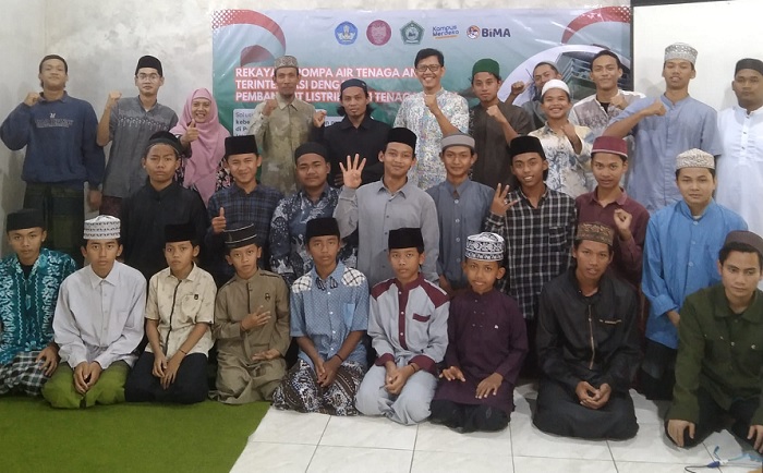 Pompa Air Tenaga Angin Itu Jaga Keberlangsungan Air Bersih di Ponpes Darul Ulum AssyarIyyah Ungaran