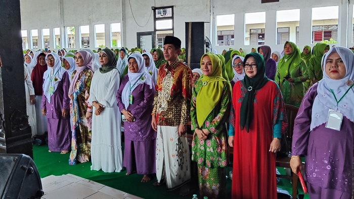 12 Ribu Jemaah Muslimat NU Kendal Hadiri Peringatan Maulid Nabi Muhammad SAW