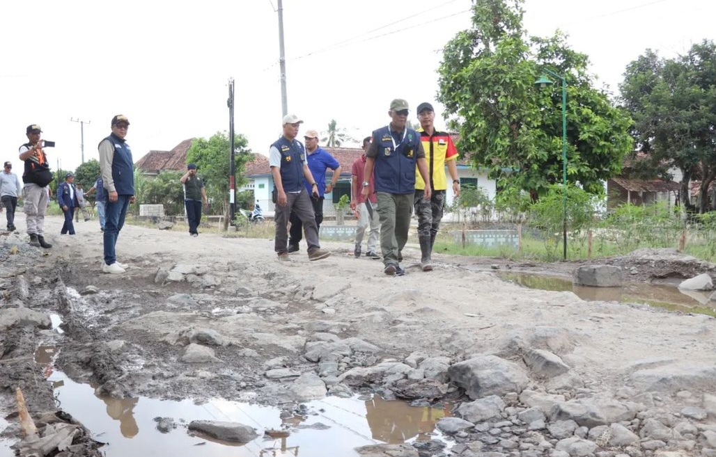 Tindak Lanjut Program BERKIBAR untuk Perbaikan Infrastruktur, Kadis BMBK Lampung Tinjau Jalan Adijaya-Sp. Tulung Randu.