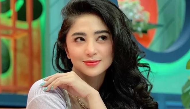 Dewi Perssik