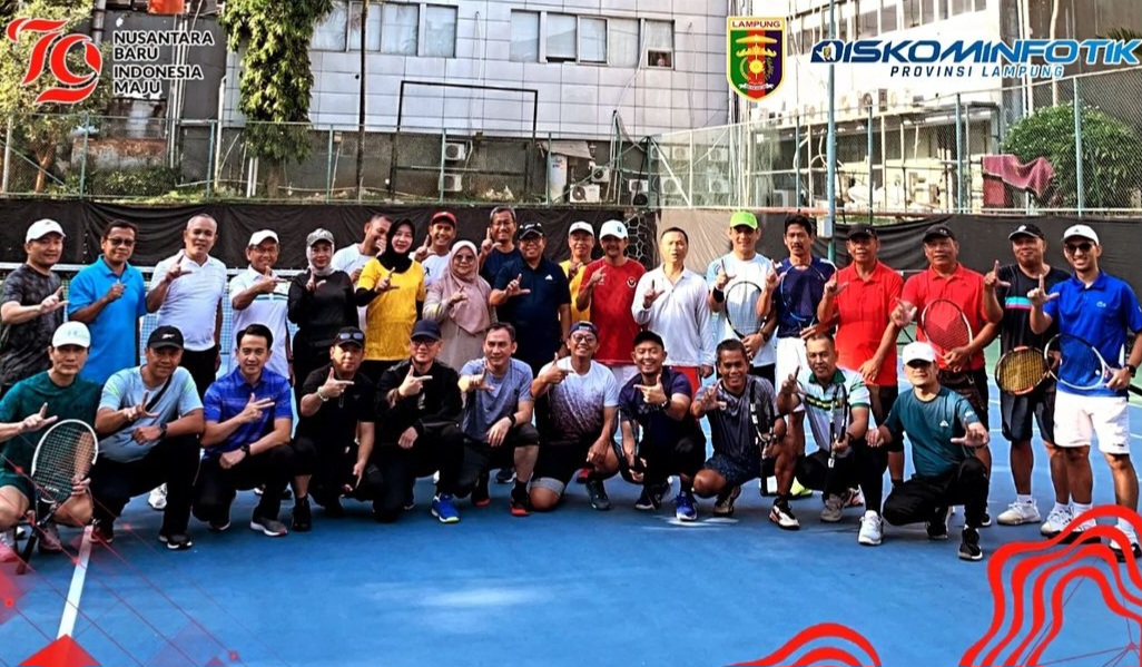 Perkuat Silaturahmi dan Sinergitas, Pemprov Lampung dan Kemenpora Olahraga Tenis Bersama.